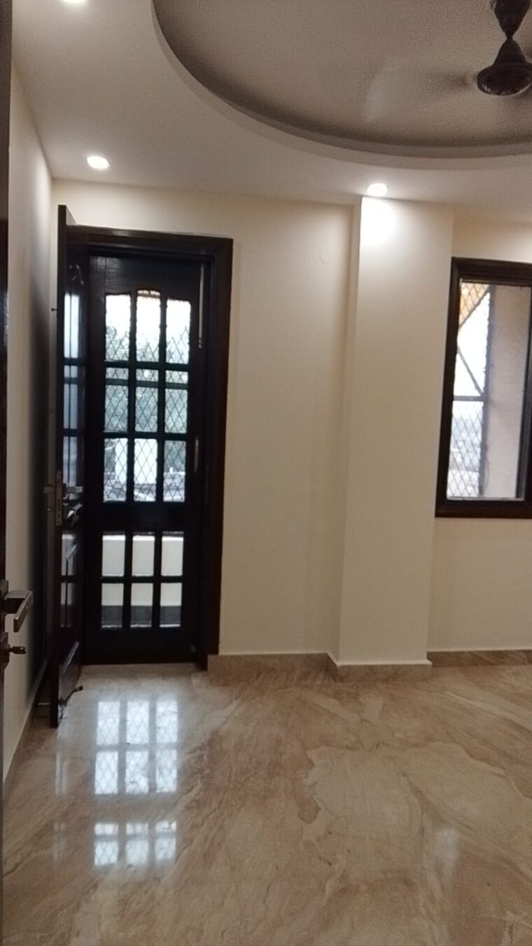 Room, rajouri garden 3 Bedroom 1800 Sq.Ft. Builder Floor In Rajouri Garden Delhi 9513001