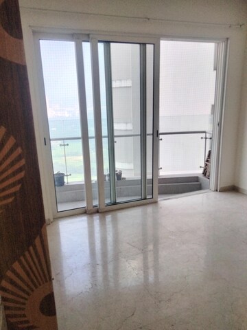 Room in 5 BHK Apartment at Omkar Alta Monte, Malad East – for Sale