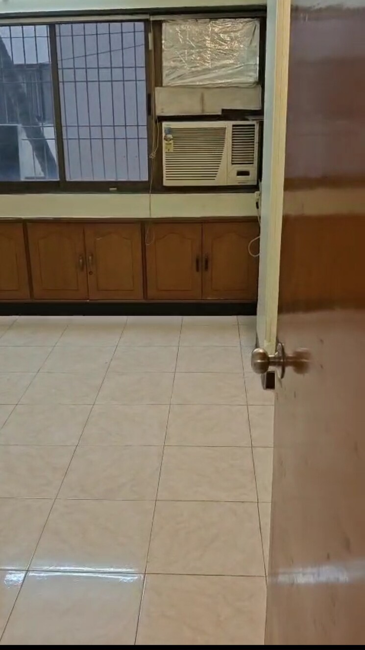 Bathroom, daya-sagar-chsl 2 Bedroom 650 Sq.Ft. Apartment In Goregaon East Mumbai 9513097