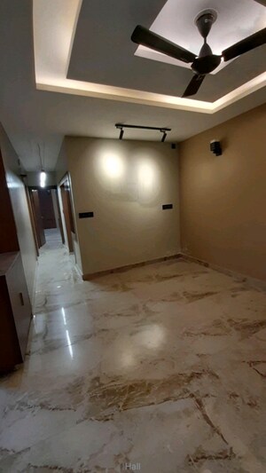 Room in 3 BHK Builder Floor at Bptp Park Floors I, Sector 77 – for Rent