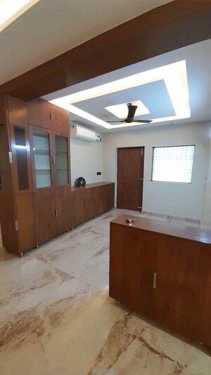Room in 3 BHK Builder Floor at Bptp Park Floors I, Sector 77 – for Rent