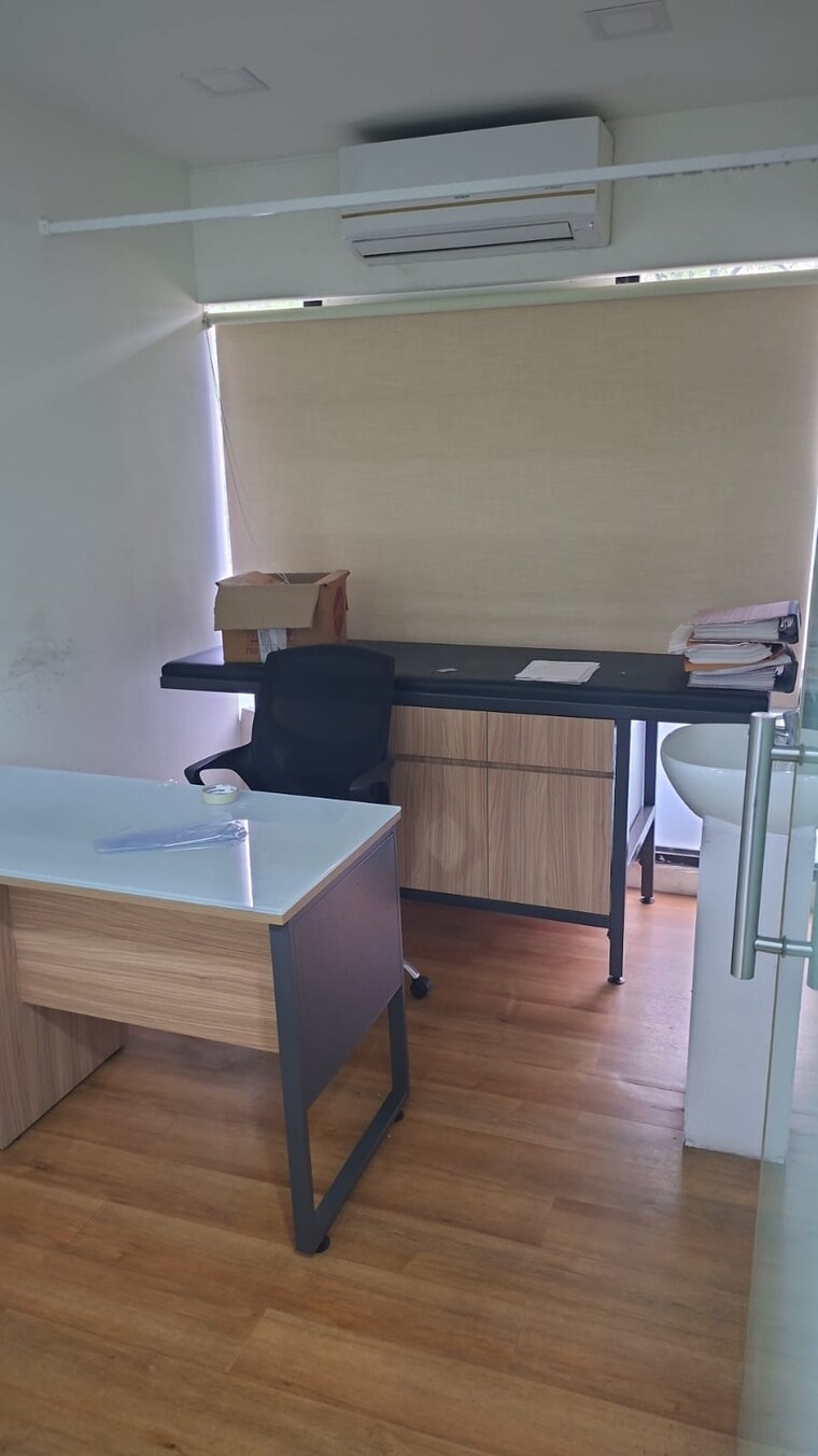 Team Area, hiranandani-estate-leonardo Commercial Office Space 1132 Sq.Ft. In Ghodbunder Road Thane 9513145