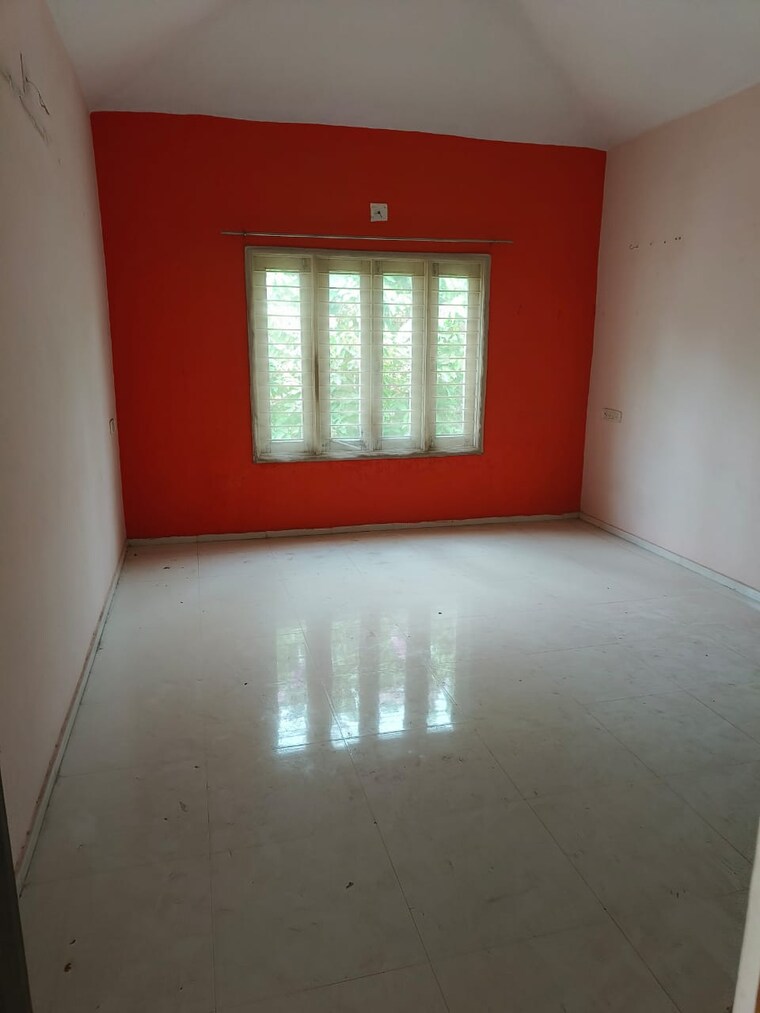 Room, gotri road 4 Bedroom 2500 Sq.Ft. Independent House In Gotri Road Vadodara 9513151