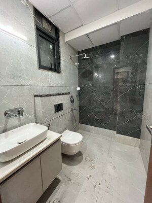 Attached Bathroom in 3 BHK Builder Floor at Sector 43 – for Rent