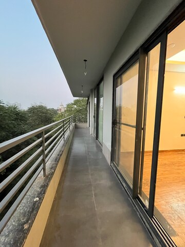 Balcony in 3 BHK Builder Floor at Sector 43 – for Rent