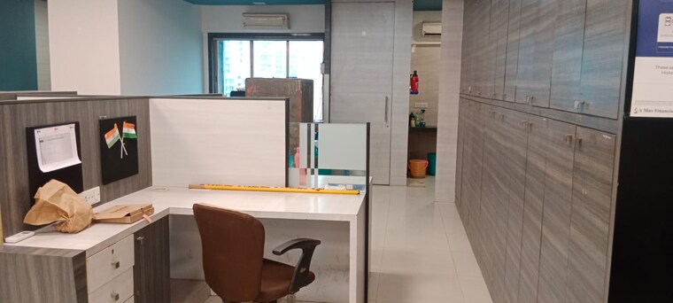 Team Area, hiranandani-meadows Commercial Office Space 2100 Sq.Ft. In Manpada Thane 9513182