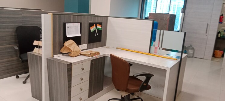 Team Area, hiranandani-meadows Commercial Office Space 2100 Sq.Ft. In Manpada Thane 9513182