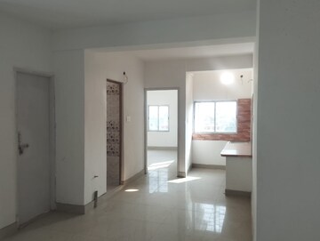 Room in 2 BHK Apartment at Dum Dum – for Sale