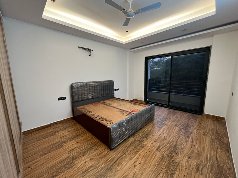 Bedroom, sector 43 3 Bedroom 350 Sq.Yd. Builder Floor In Sector 43 Gurgaon 9513264
