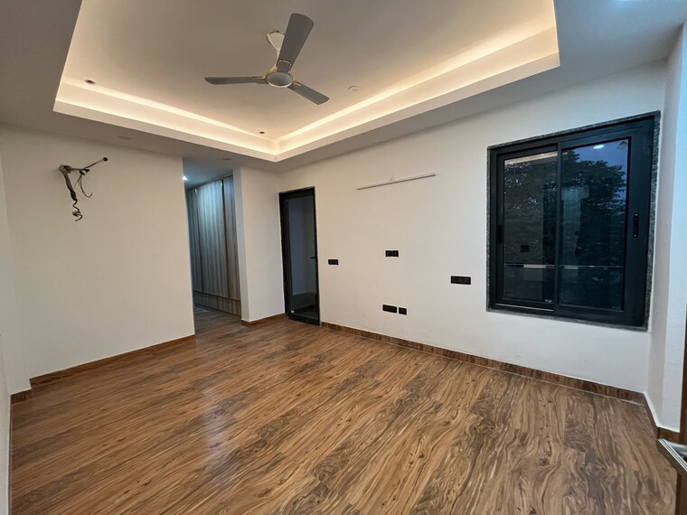 Bedroom, sector 43 3 Bedroom 350 Sq.Yd. Builder Floor In Sector 43 Gurgaon 9513264