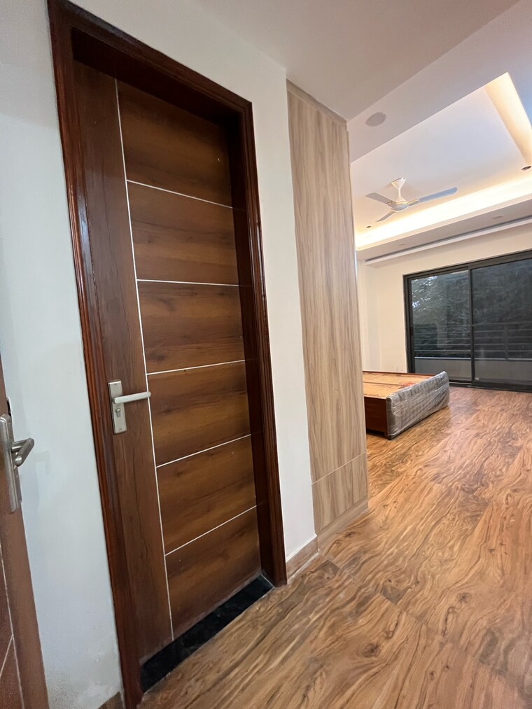 Bedroom, sector 43 3 Bedroom 350 Sq.Yd. Builder Floor In Sector 43 Gurgaon 9513264