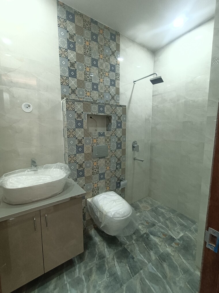 Bathroom, bptp-district-3 3 Bedroom 1620 Sq.Ft. Builder Floor In Sector 85 Faridabad 9513301