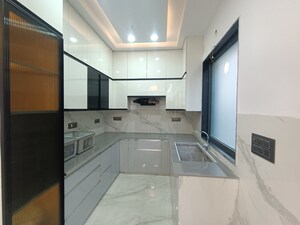 Kitchen in 3 BHK Builder Floor at BPTP District 3, Sector 85 – for Sale