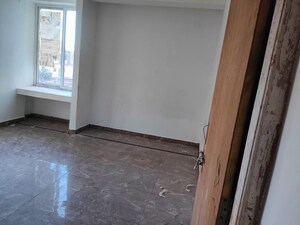 Room in 3 BHK Apartment at Argora Chowk – for Sale