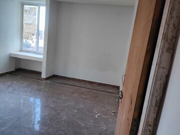 Room in 3 BHK Apartment at Argora Chowk – for Sale