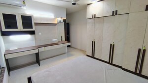 Room in 3 BHK Apartment at Bhadra Landmarks Legacy, Mg Road – for Rent