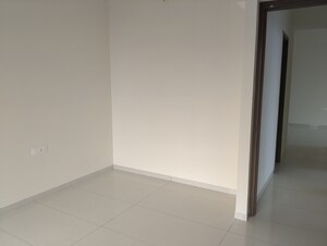 Room in 3 BHK Apartment at The Prestige City, Mulund West – for Rent