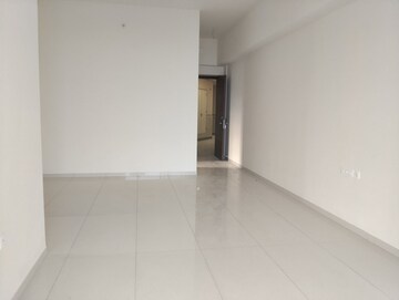 Room in 3 BHK Apartment at The Prestige City, Mulund West – for Rent