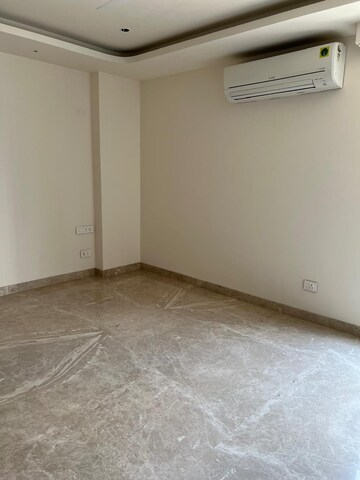 Room in 2 BHK Builder Floor at Green Park – for Rent
