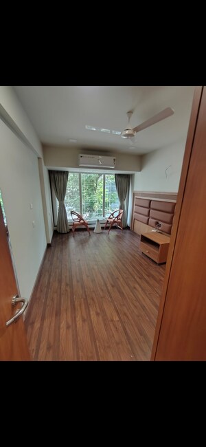 Room in  Pg at Prabhadevi – for Rent