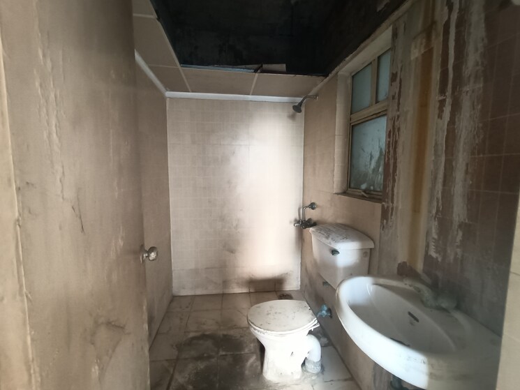 Bathroom, era-redwood-residency 3 Bedroom 1570 Sq.Ft. Apartment In Sector 78 Faridabad 9513416