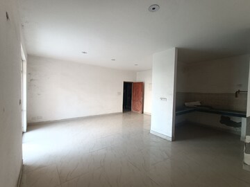 Room in 3 BHK Apartment at ERA Redwood Residency, Sector 78 – for Sale