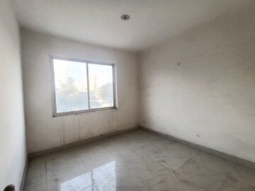 Room in 3 BHK Apartment at ERA Redwood Residency, Sector 78 – for Sale