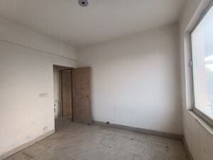 Room in 3 BHK Apartment at ERA Redwood Residency, Sector 78 – for Sale