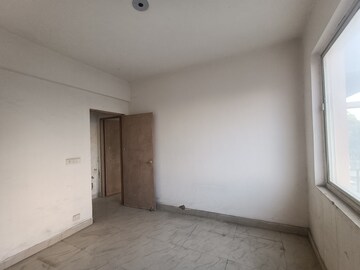 Room in 3 BHK Apartment at ERA Redwood Residency, Sector 78 – for Sale