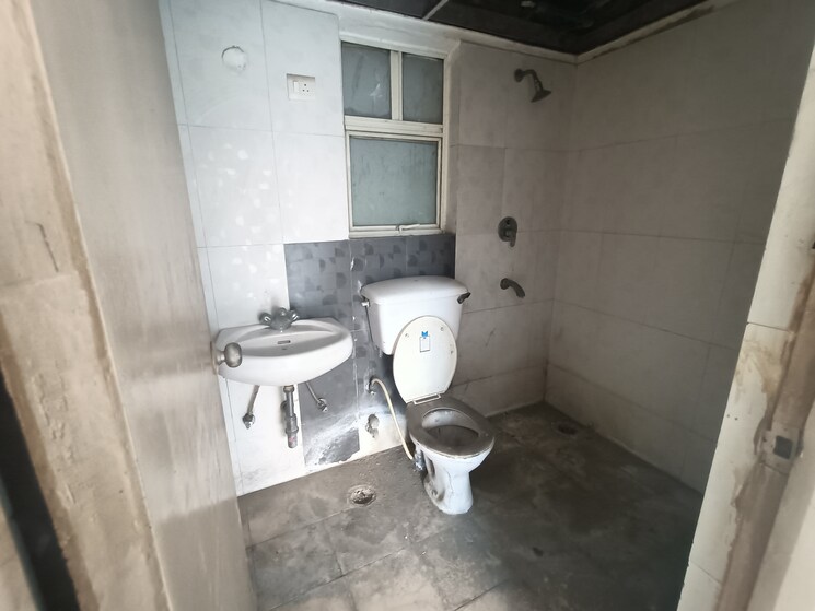 Bathroom, era-redwood-residency 3 Bedroom 1570 Sq.Ft. Apartment In Sector 78 Faridabad 9513416