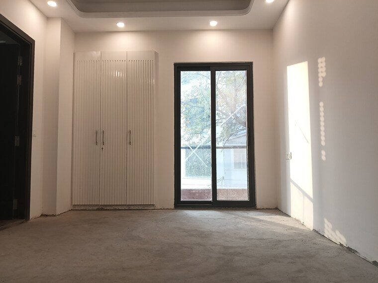 Room, east of kailash 3 Bedroom 2000 Sq.Ft. Builder Floor In East Of Kailash Delhi 9513353