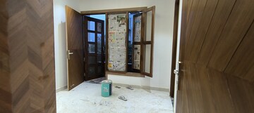 Room in 2 BHK Builder Floor at Godrej Retreat, Sector 83 – for Rent