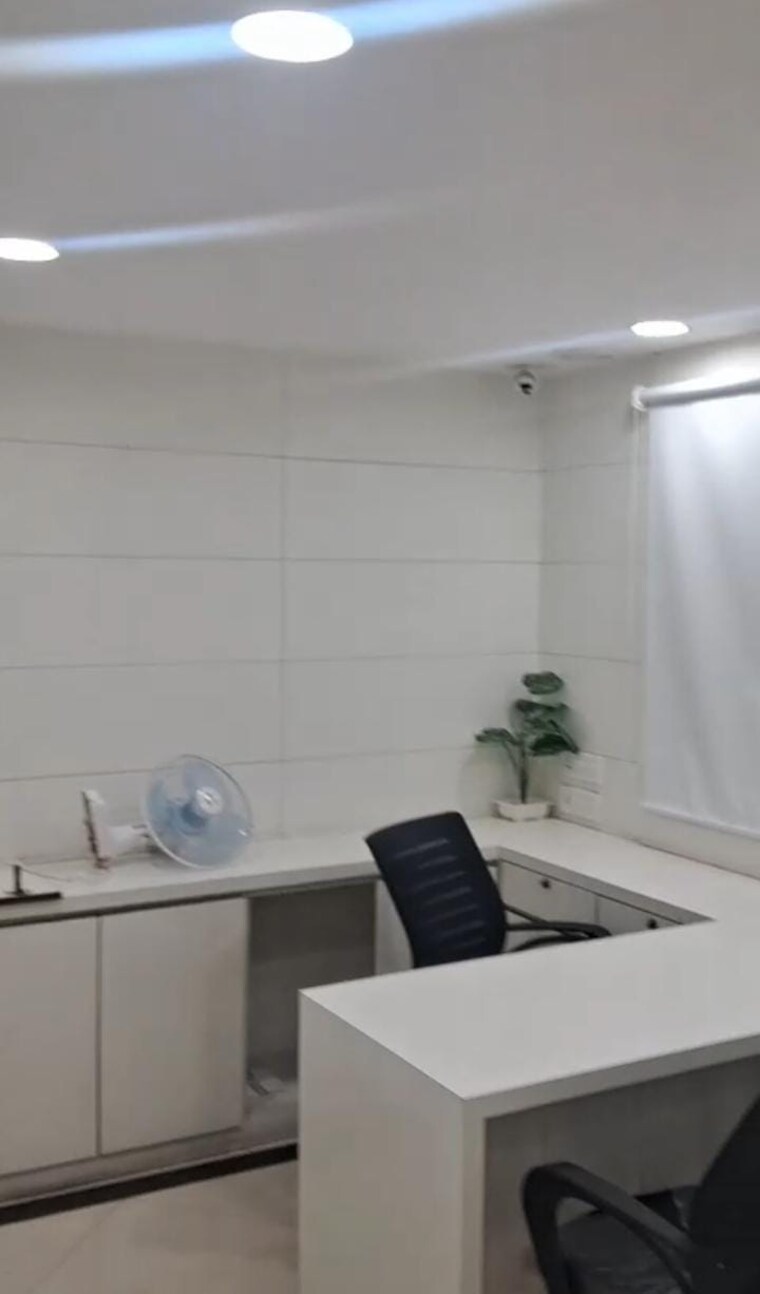 Bathroom, bbd bagh Commercial Office Space 1300 Sq.Ft. In Bbd Bagh Kolkata 9513618