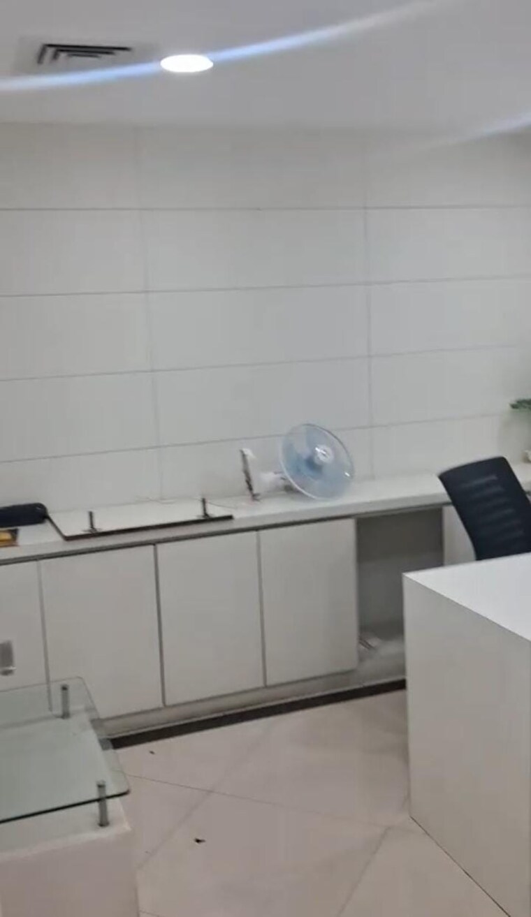 Bathroom, bbd bagh Commercial Office Space 1300 Sq.Ft. In Bbd Bagh Kolkata 9513618