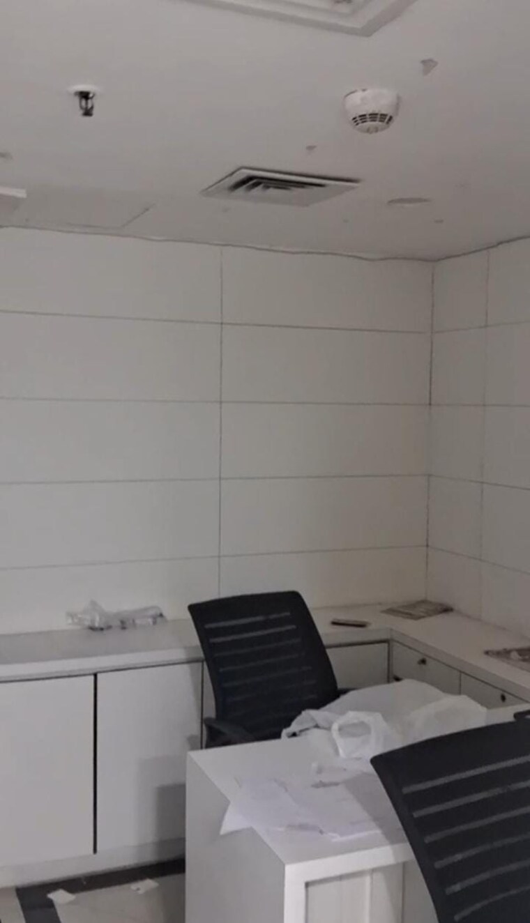Bathroom, bbd bagh Commercial Office Space 1300 Sq.Ft. In Bbd Bagh Kolkata 9513618
