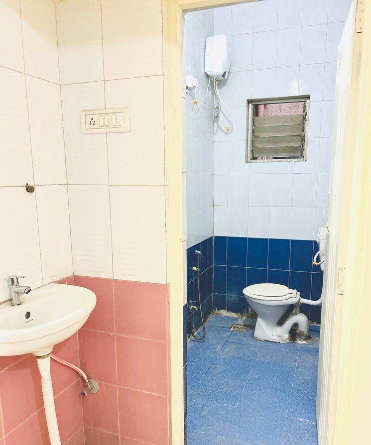 Bathroom, kharadi 1 Bedroom 550 Sq.Ft. Apartment In Kharadi Pune 9513622