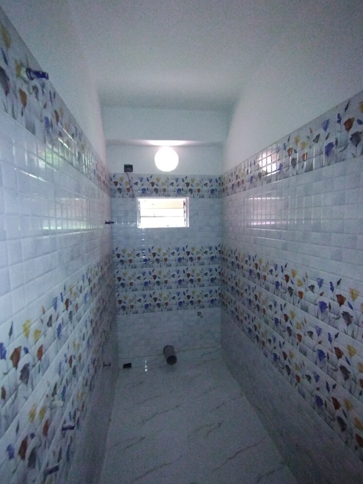 Bathroom, dum dum 2 Bedroom 950 Sq.Ft. Apartment In Dum Dum Kolkata 9513647