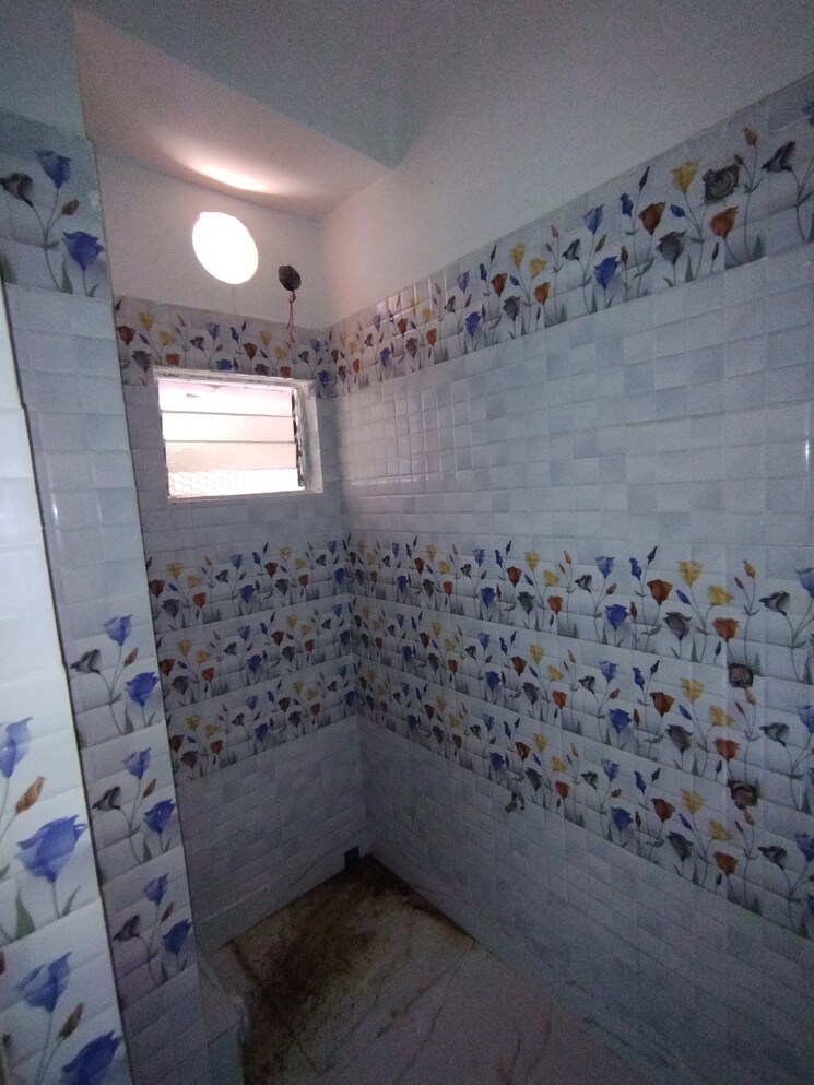 Bathroom, dum dum 2 Bedroom 950 Sq.Ft. Apartment In Dum Dum Kolkata 9513647