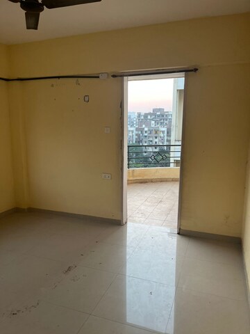 Room in 2 BHK Apartment at Palladium Homes, Dhanori – for Rent