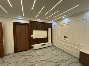 Room in 3 BHK Builder Floor at Sahastradhara Road – for Sale