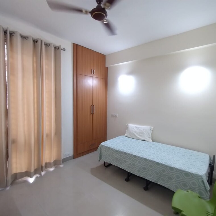 Room, unitech-woodstock-floors 3 Bedroom 240 Sq.Yd. Builder Floor In Nirvana Country Gurgaon 9513846