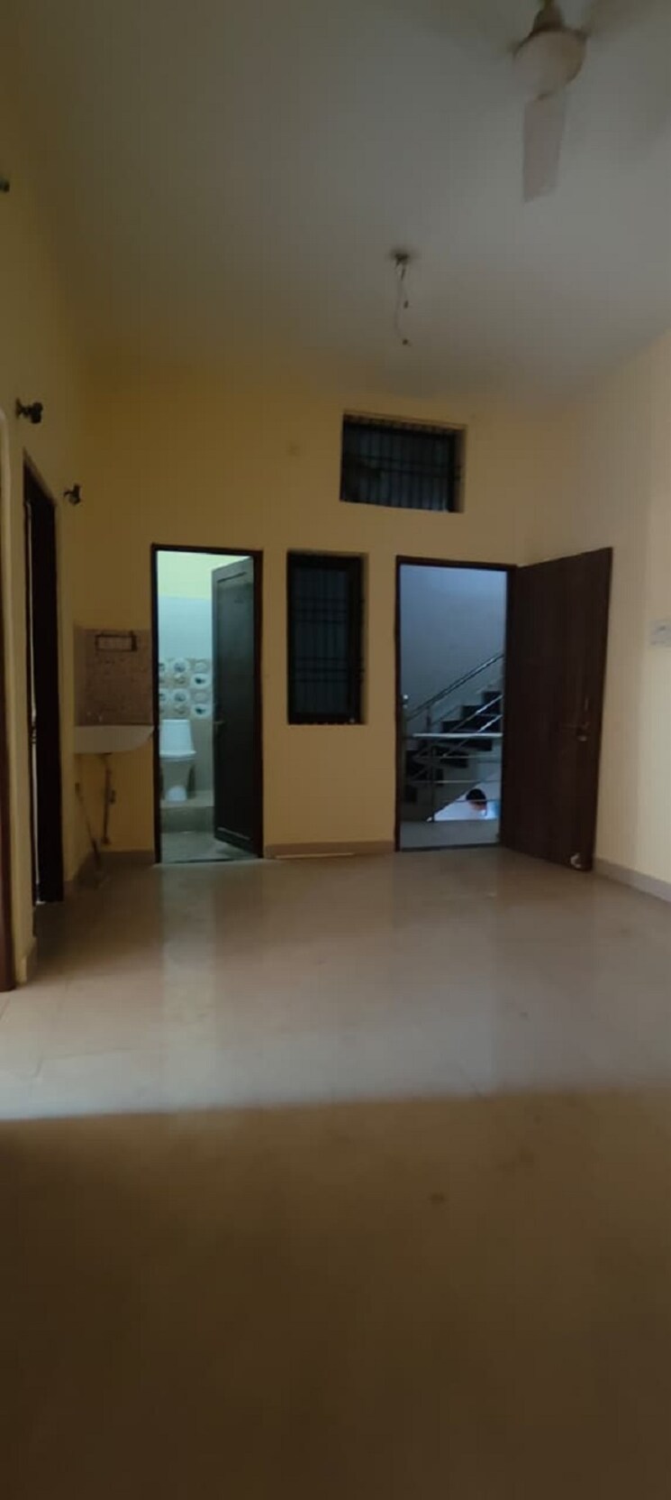 Room, changurabhata 2 Bedroom 900 Sq.Ft. Independent House In Changurabhata Raipur 9513853