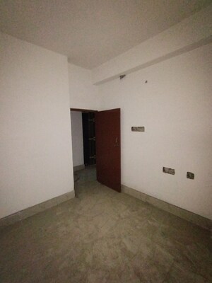 Room in 2 BHK Apartment at Vip Road Haldiram – for Sale