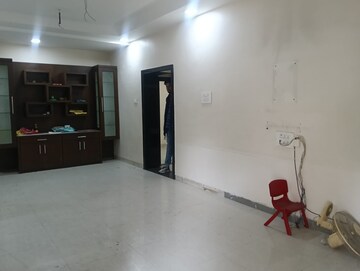 Room in 3 BHK Independent House at Mahadeo Ghat Road – for Rent