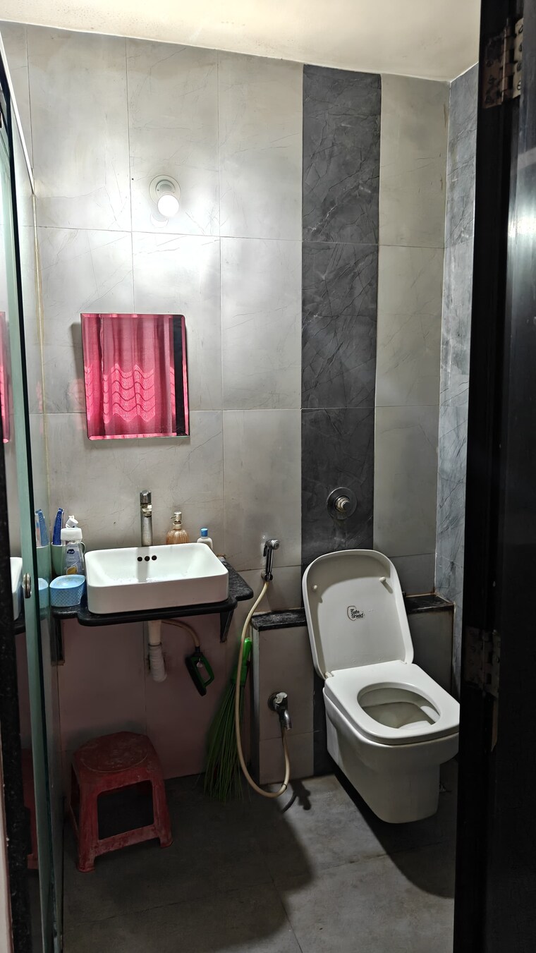 Bathroom, prithvi-proximus 2.5 Bedroom 1250 Sq.Ft. Apartment In Hadapsar Pune 9513962
