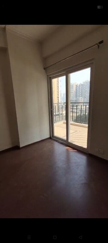 Room in 3 BHK Apartment at Amrapali Centurian Park, Tech Zone 4 Greater Noida – for Rent