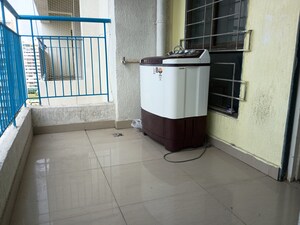 Bathroom in 1 BHK Apartment at Sector 14 Dwarka – for Rent