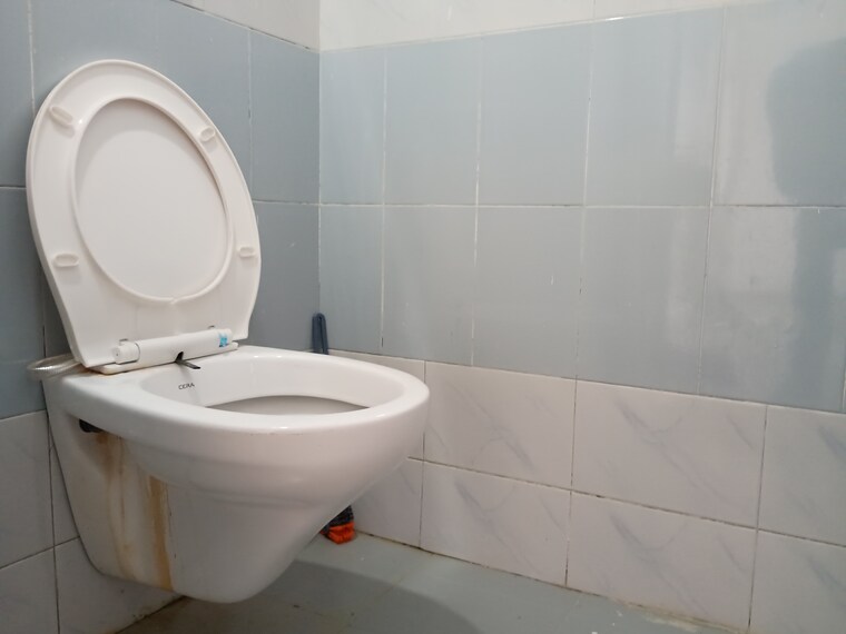 Bathroom, sector 14 dwarka 1 Bedroom 525 Sq.Ft. Apartment In Sector 14 Dwarka Delhi 9512501