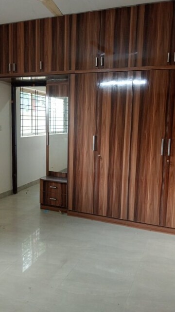 Room in 3 BHK Apartment at Harinivasa Paradise, Bommanahalli – for Rent