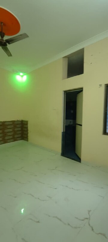 Room in 3 BHK Independent House at Bhatagaon – for Rent